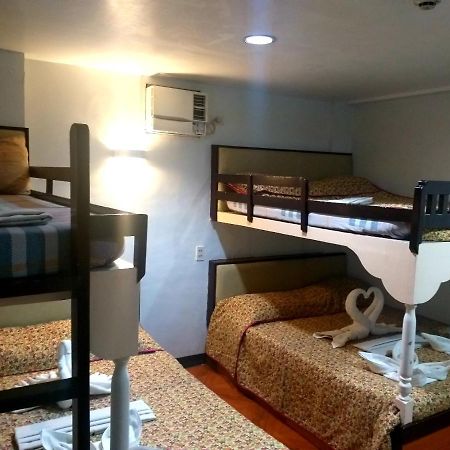 Sola Eleganza Apartelle Quezon City Esterno foto