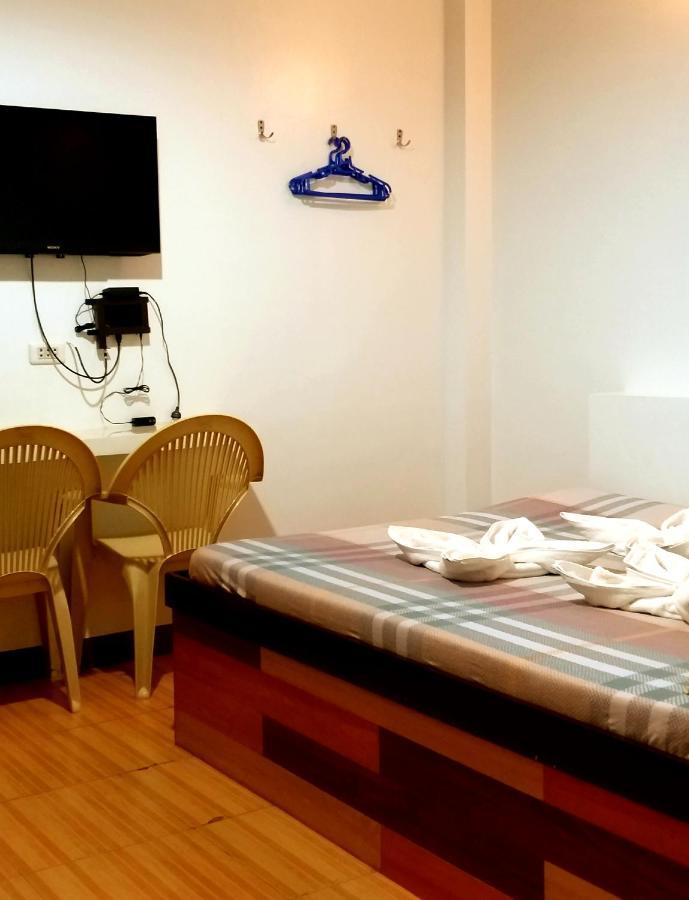 Sola Eleganza Apartelle Quezon City Esterno foto