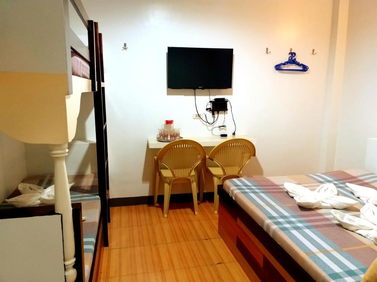 Sola Eleganza Apartelle Quezon City Esterno foto
