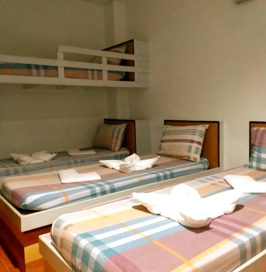 Sola Eleganza Apartelle Quezon City Esterno foto