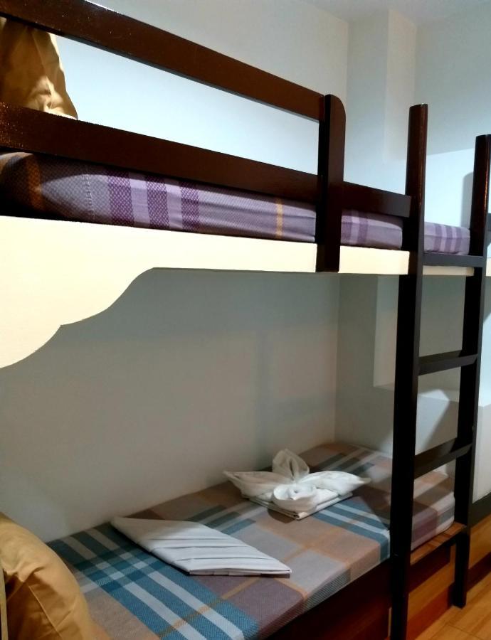 Sola Eleganza Apartelle Quezon City Esterno foto